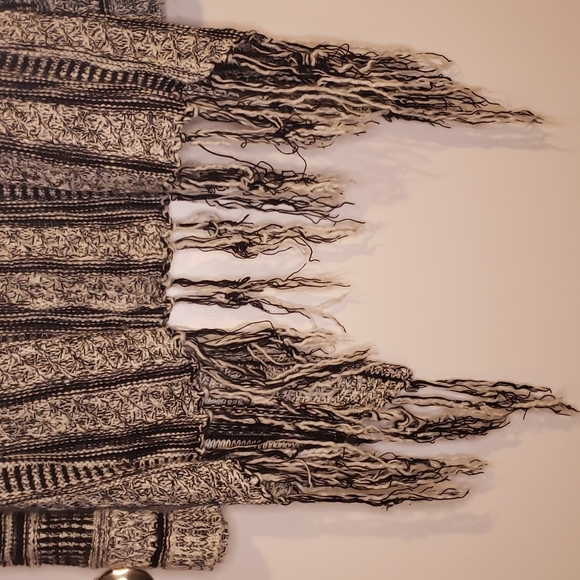 Black & White Fringe Cardigan 🖤 Sx XL 🧶 Boho Knit - Picture 4 of 4